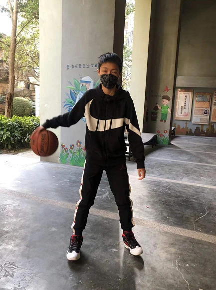 刻苦训练篮球时如何避免受伤的建议_0